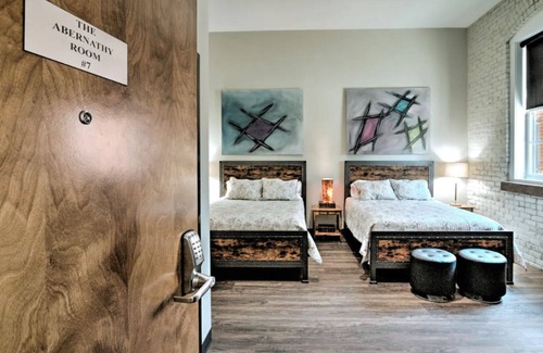 Hickory House | 2nd Street Inn Room #7