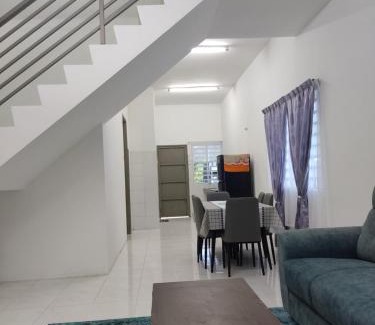 Bota House | 2storey Asraf's homestay