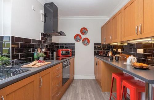 Hele Apartment | 2TheVilla - Great views, 3 bedrooms, parking, central location