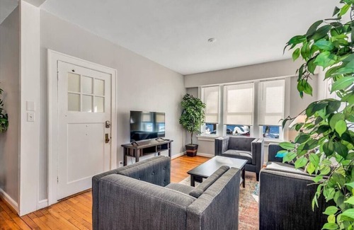 Southwest Garden House | 2w Tower Grove Getaway