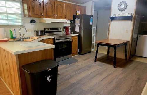 Reed Creek House | 3-074 Songbird/Sleeps 6/Private Covered Dock/WiFi/Pets Welcome Lakefront