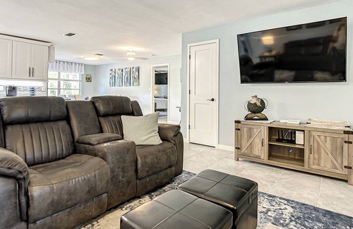 Fort Myers House | 3/2/2 Gulf-Access Home; heated pool, fish, kayak, boat lift, pet-friendly