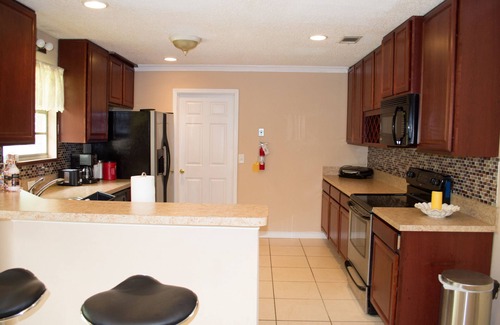 Southpoint House | 3/2 Beautiful Single Family"BrightHouse"I- 4U