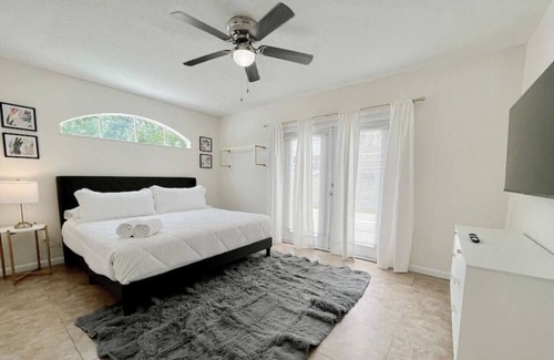 Virginia Park House | 3/2 Centrally located in Tampa!