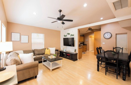 Disston Heights House | 3/2 Single Family Home - 15 Min to DTSP or Beaches