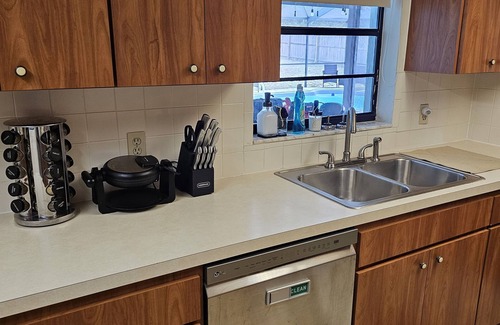 Crystal River House | 3/3 fits 12 people easily! Pool, jacuzzi, kid games and more!