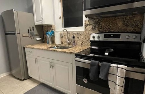 Historic Old Northeast Apartment | (3) 320 Unit #3 · Downtown St. Pete/Historic Old NE #3