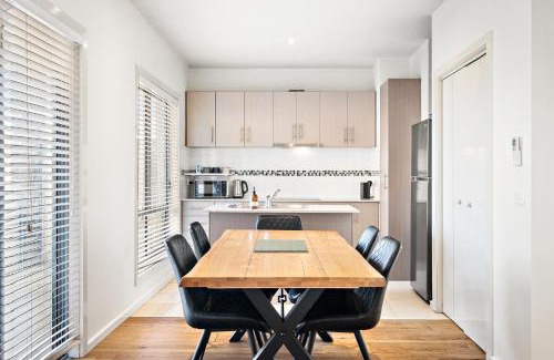 Kensington Apartment | 3 7-9 Rankins Rd Kensington VIC 3031