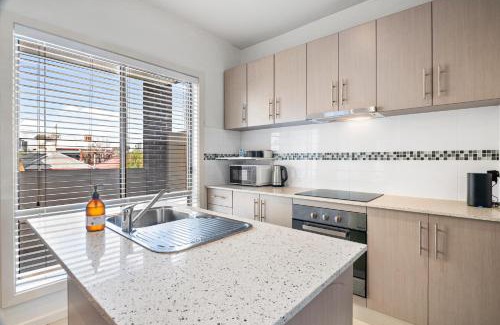 Kensington Apartment | 3 7-9 Rankins Rd Kensington VIC 3031
