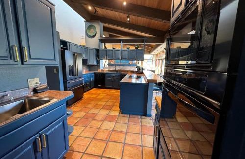 Sedona House | 3-acre Private Designer Villa-forever Views!