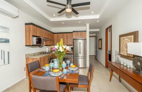 North Hotel Zone Apartment | 3 Adults or 2 Adults plus 2 Kids 1 block from Ocean