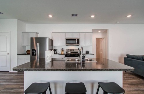 Spring House | 3 Bd/2 Ba Cozy Home 15 Min from IAH!