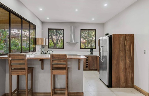 Potrero Apartment | 3-BD Beauty 1 Block from Beach