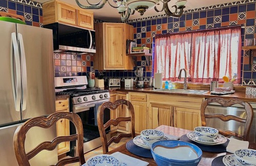 Las Cruces Apartment | 3 bd/Full kitchen/fenced yard near Field of Dreams