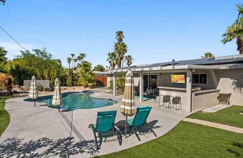 Racquet Club South House | 3 BDR Desert Oasis in the Heart of Palm Springs