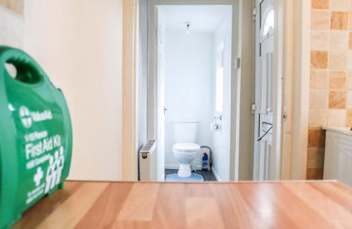 Woodhorn House | 3 BDR Entire Home Sleeps Up to 5 Contractors & Families Long or Short Stay Free WiFi & Parking