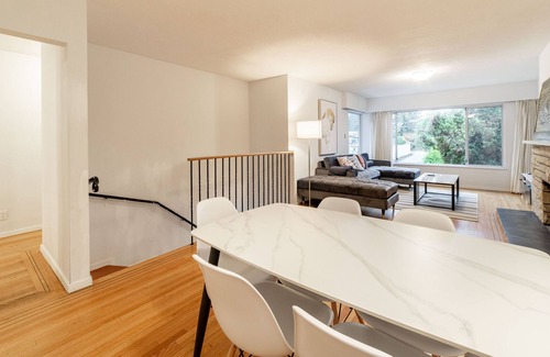 Oakridge House | 3-BDR HOUSE | 1000 sq.ft | AC | Free WiFi & Parking | Quiet Neighbor