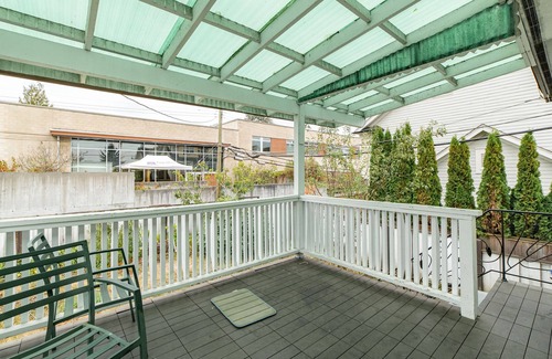 Oakridge House | 3-BDR HOUSE | 1000 sq.ft | AC | Free WiFi & Parking | Quiet Neighbor