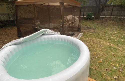 Grandville House | 3 Bdr House-Hot tub, fenced yard