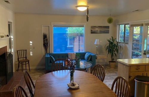 San Jose House | 3 bdrm, 2 Bath, Close to SJC, Pool, Hot Tub & Sauna
