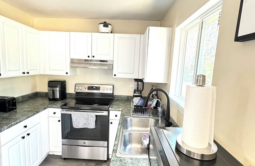 Charlotte House | 3 Bdrm 2 Full Bath 15 mins from Uptown