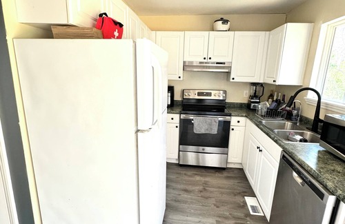 Charlotte House | 3 Bdrm 2 Full Bath 15 mins from Uptown