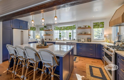 Muskoka Lakes Cottage | 3+ bdrm, 3 bath, Bunkie, Luxury, Lake Muskoka, Miles of boating on the Big 3!