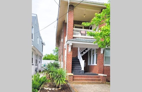 Ventnor City Apartment | 3 BDRM Apartment with 6 Beds, Pet Friendly, 2 Blocks to Beach
