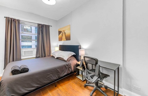 Hunters Point Apartment | 3 BDRM Empire State Building APT