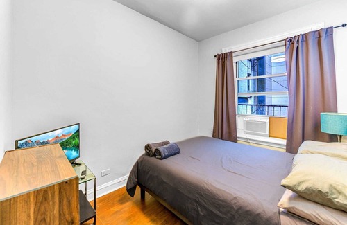 Hunters Point Apartment | 3 BDRM Empire State Building APT