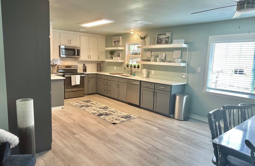 Kingston House | 3-bdrm house close to Catfish Bay, Westbay Casino & walking distance to the lake