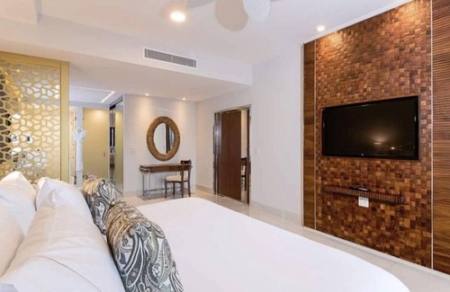 Downtown Cancun Resort | 3 BDRM OCEANVIEW LOFT , Fiven DIAMOND RESORT, 3FLOORS, BUTLER, PENTHOUSE VIEWS