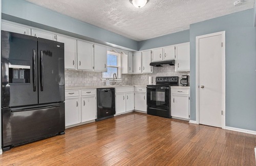 North Central Omaha House | 3 bds 1.5Ba