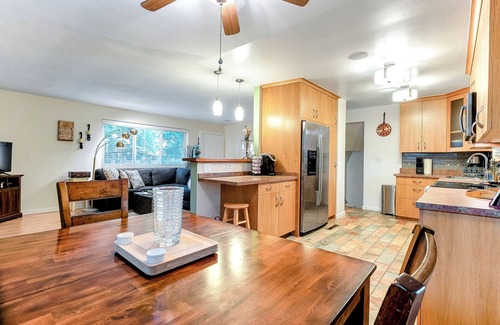 Bayview House | 3 Bed 1.5 Bath Blocks to Beach- Dogs OK! Quiet Cul-de-sac