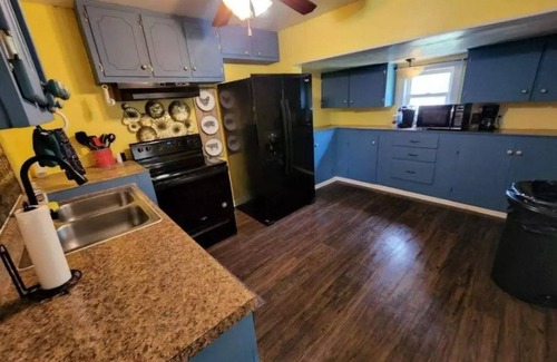 Lawrenceburg House | 3 Bed, 1 Bath