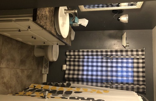 Allouez House | 3 bed 1 bath near Packers Stadium