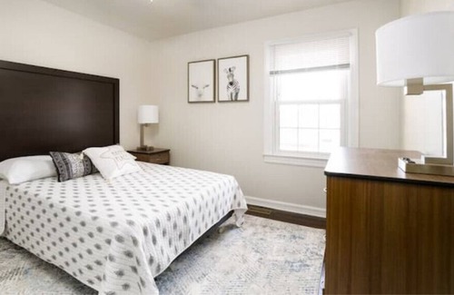 Greensboro House | 3 bed 1 bath near Revolution Mill/Cone Hospital