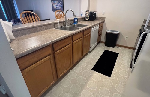 Weber House | 3 Bed, 2.5 Bath Large 3 Level Condo West Side Iowa City