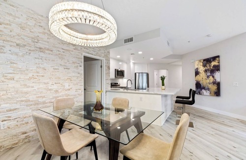 Airport Area Condo | 3 Bed, 2 Bath 1340 sq/ft Luxury Condo in Irvine