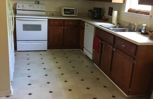 Rincon House | 3 bed /2 bath comfy retreat near Sav without being right in the city