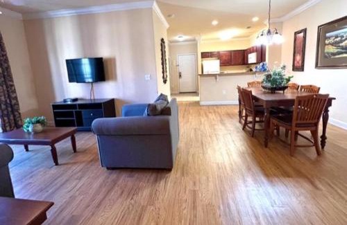 Davenport Apartment | 3 Bed 2 Bath Condo in Tuscana Resort condo