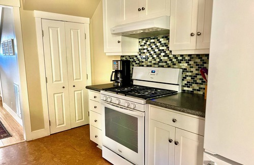 Chico House | 3 bed/2 bath Craftsman Summer Charmer
