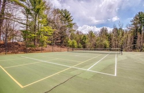 Moultonborough House | 3 bed /2 bath lake Winnipesaukee Private Beach access