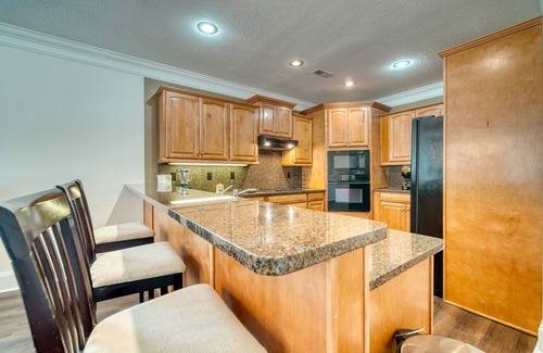 Young Harris Condo | 3-bed, 2 bath lakefront condo in beautiful Young Harris directly on Lake Chatuge