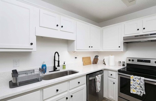Mount Berry House | 3 Bed 2 Bath Renovated Cozy Farmhouse