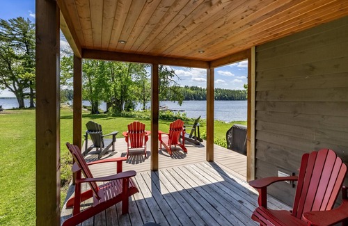 Port Carling Villa | 3 + bed 2 bath Villa on Lake Muskoka