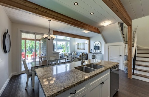 Port Carling Villa | 3 + bed 2 bath Villa on Lake Muskoka
