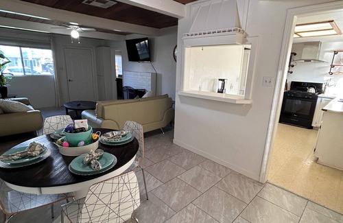 Merced House | 3 bed 2bath Pet friendly