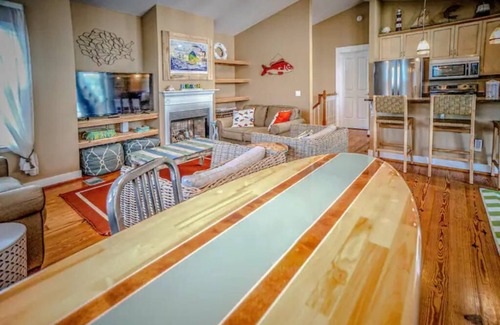 Gulf Lagoon Beach Cottage | 3-bed /3-bath cottage house in a quiet community. 3 minute walk to the beach