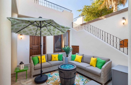 Nopolo House | 3 bed 3 bathLess than 5 minutes from the beach and community pool!